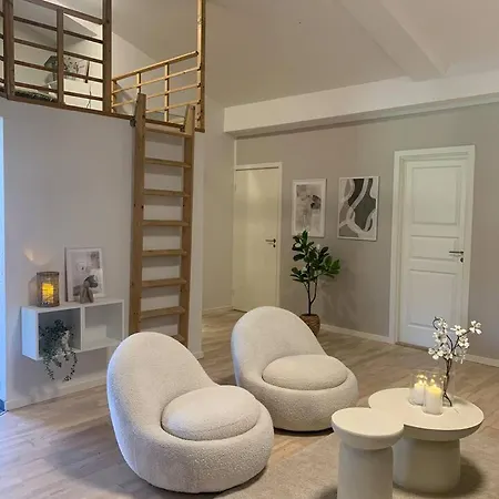 Hojt Til Loftet - Fantastisk Layout! Helsinge